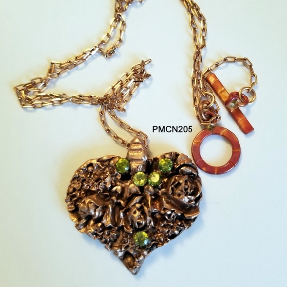 Handcrafted Copper Pendant with Peridot Stones - Picture 1 of 5